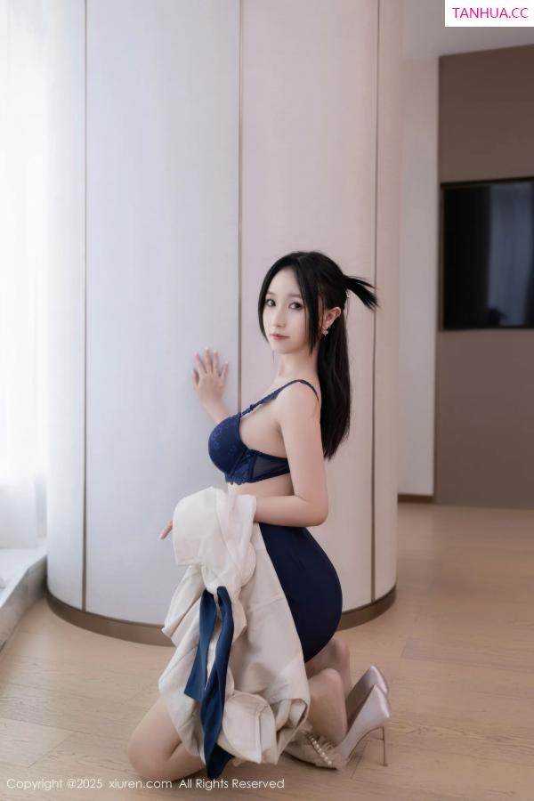   [XiuRen]高清写真图 2025.08.27 No.10697 杏子Yada 性感OL第27张图片